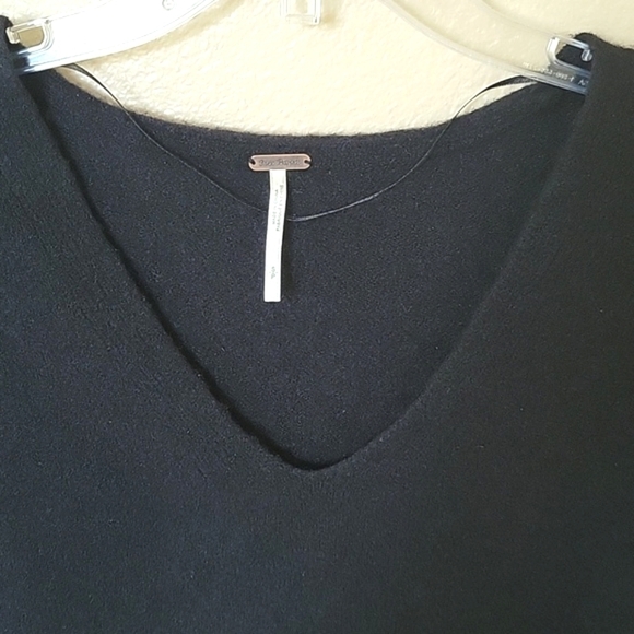 Free People Womens Softly Vee Black Wool Yak Blend V-Neck Sweater - Size Small - Picture 2 of 11